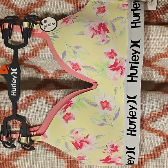 2 Hurley Wire Free Bra - Picture 2 of 5
